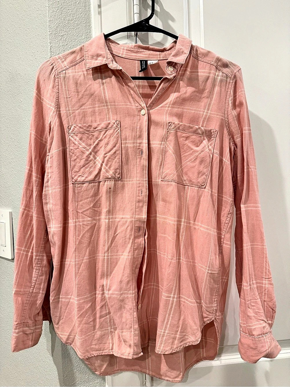 H&M Plaid Button Down in Pink Size 32